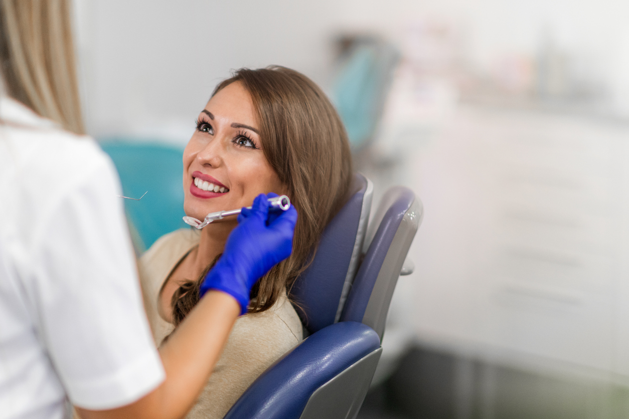 How to Choose a Cosmetic Dentist in Dayton, OH (And What Questions to Ask)